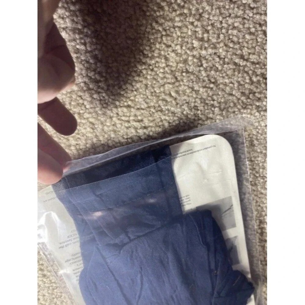 Vintage Hanes Silk Reflections Silky Sheer Pantyhose Size CD Classic Navy NIP